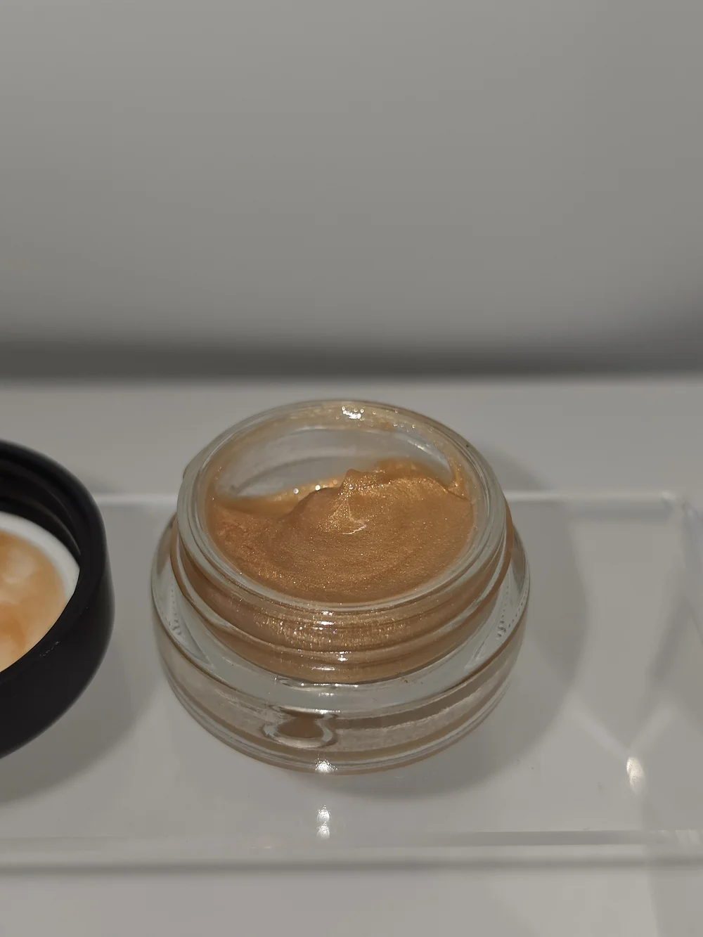DISCONTINUED MAC TENDERTONE LIP BALM W/SPF 12 - 